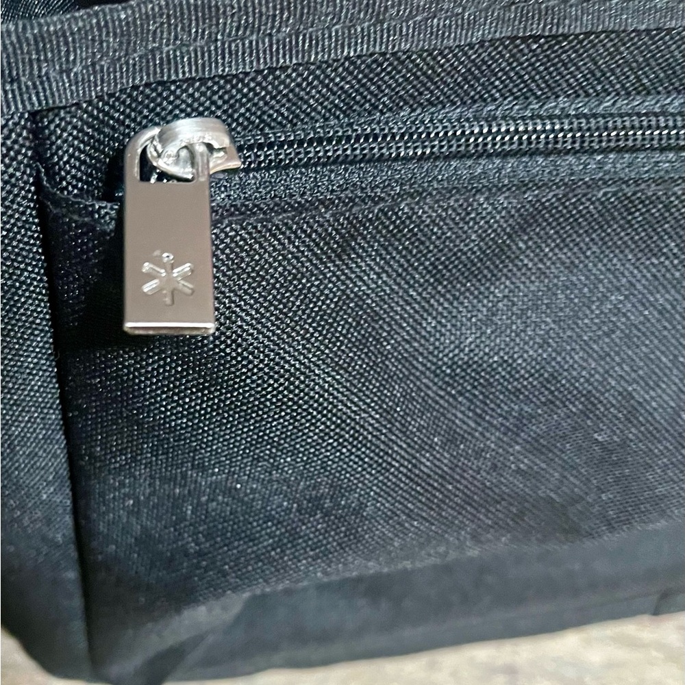 NWOT Skip Hop Black Bag - Picture 7 of 16